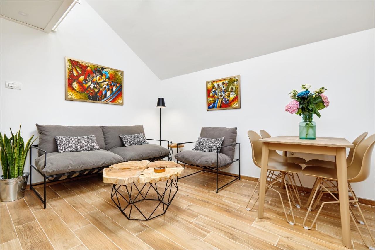 42° North Apartments ติวัต ภายนอก รูปภาพ